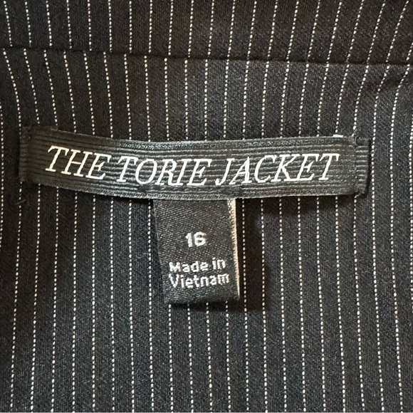 The Torrie Jacket Black Pin Stripe Blazer Single Button Size 16 - Picture 12 of 12
